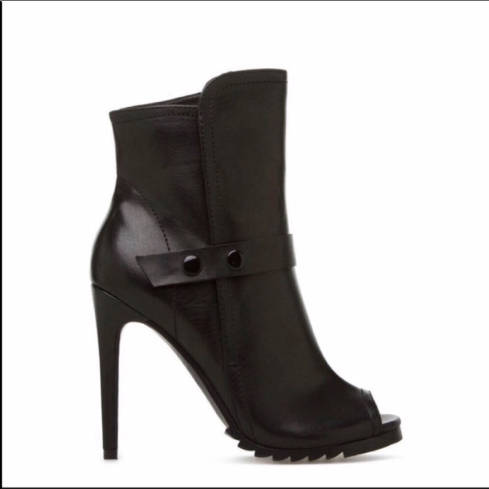 Beau + Ashe |  Tacie Black booties Sz 9
